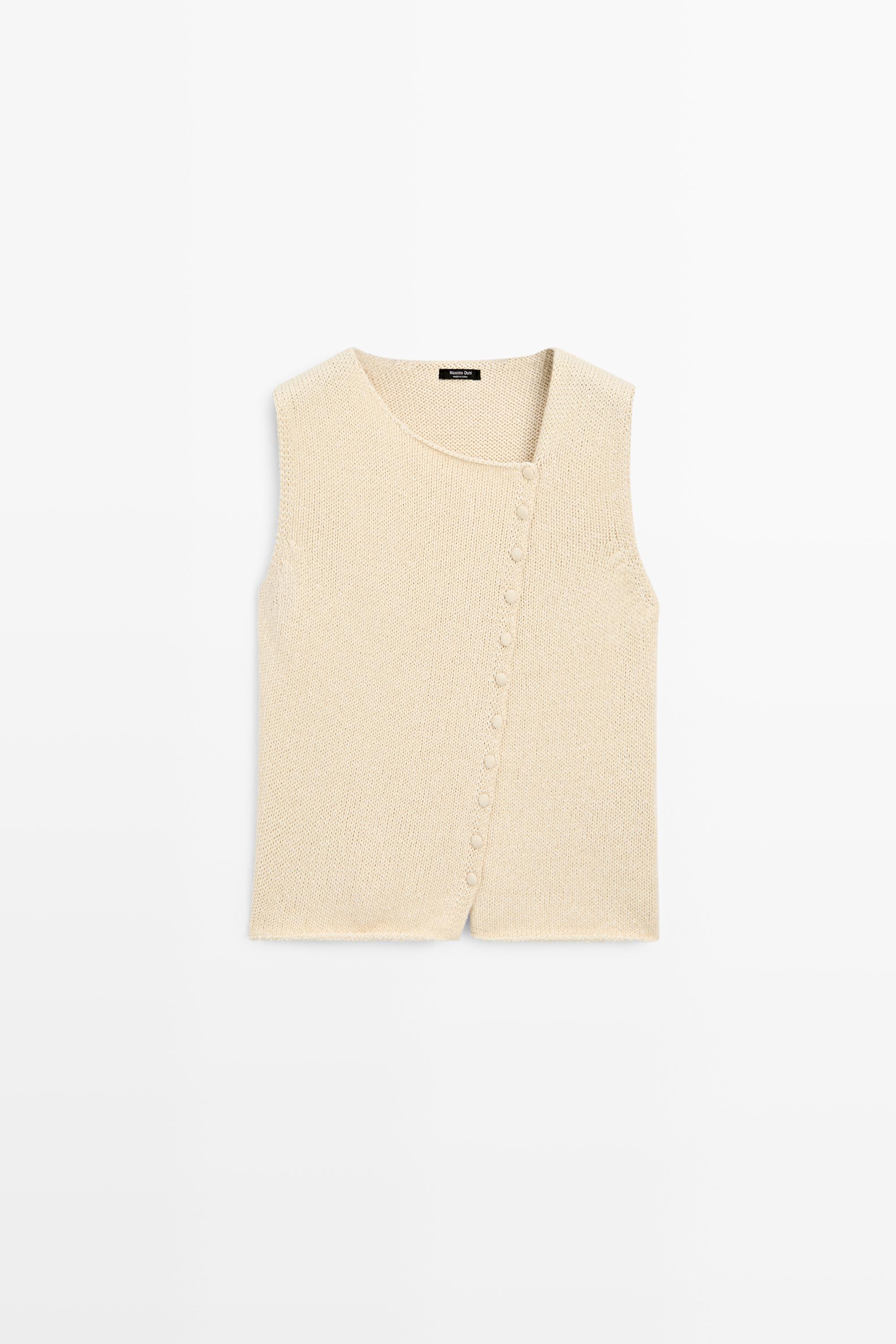 Cotton blend knit top with button detail